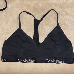 Women’s sports bra